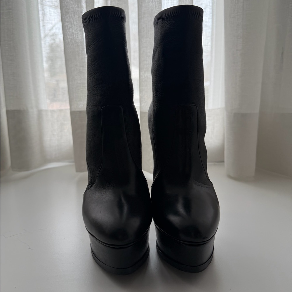 Casadei Elegant Black Heeled Boots - Picture 4 of 5
